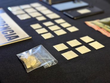 Detienen a dos ciudadanos colombianos por venta de droga en el Parque Almagro en Santiago