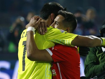 Alexis Sánchez le dedicó emotivas palabras a Claudio Bravo tras su retiro: "Se fue el número uno de la historia de Chile"