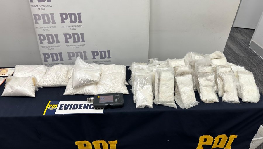 Detectan más de 12 kilos de clorhidrato de cocaína en maleta de pasajero peruano que pretendía viajar desde Chile hacia España