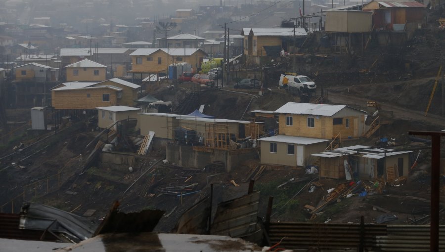 Parlamentarios de Valparaíso exigen al Gobierno que extienda los bonos de acogida para damnificados del megaincendio