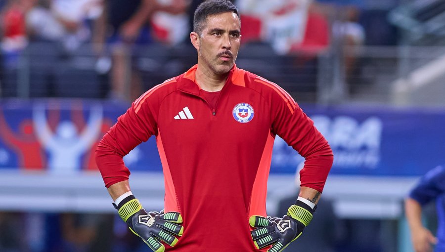 Claudio Bravo visualiza su futuro y revela que "mi meta es entrenar a la Selección algún día"