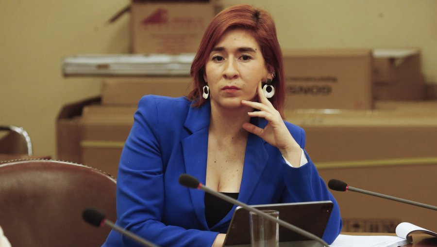 Diputada Pérez entrega su celular a la Fiscalía para la realización de diligencias en «Caso Convenios»