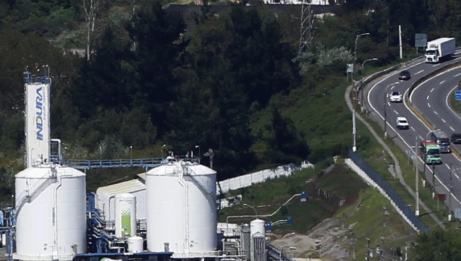 Indura y exgerente general arremeten contra FNE tras requerimiento de colusión en el mercado de gases industriales y hospitalarios