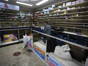 Cámara de Comercio de Santiago cuestiona decisión de la DT y rechaza cierre de farmacia asaltada en La Cisterna