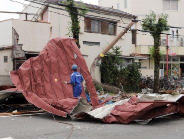 Al menos cuatro muertos y un centenar de heridos deja el tifón «Shanshan» en Japón