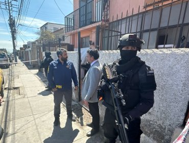 Megaoperativo culmina con siete detenidos por tráfico de migrantes en Arica: se incautó droga, armas y una granada