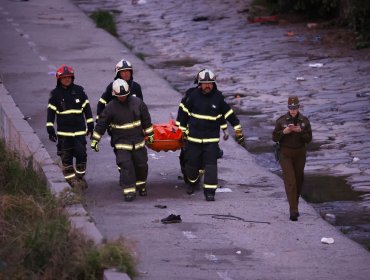 Encuentran cuerpo de hombre flotando en el cauce del río Mapocho: realizan pericias para determinar las causas de la muerte