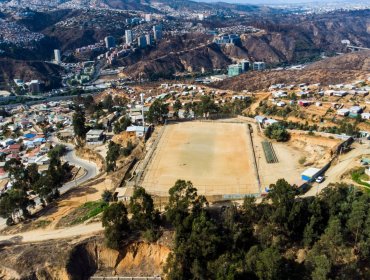 Aprueban obras para mejorar estadios de Santa Julia y Chorrillos, en Viña del Mar