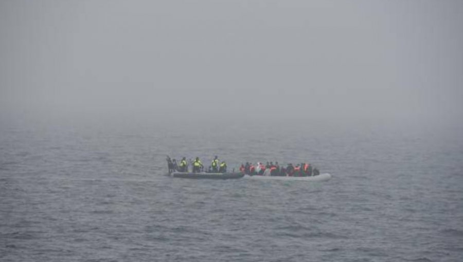 Al menos 13 migrantes muertos y 50 rescatados en naufragio en la costa de Francia: Trataban de cruzar el Canal de la Mancha