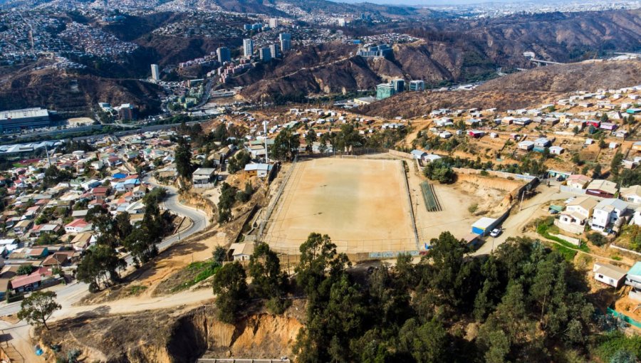 Aprueban obras para mejorar estadios de Santa Julia y Chorrillos, en Viña del Mar