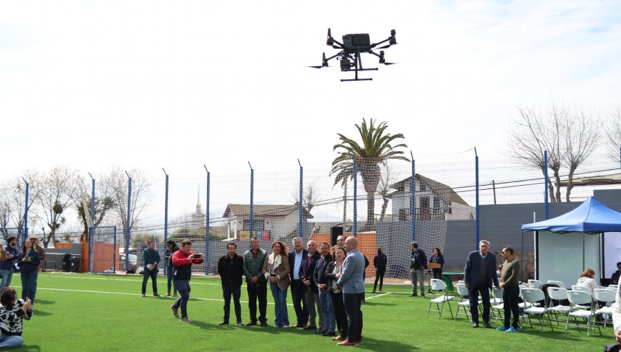 Comenzó entrega de drones a 15 municipios de la región de Valparaíso para monitorear actividades agrícolas y recursos hídricos