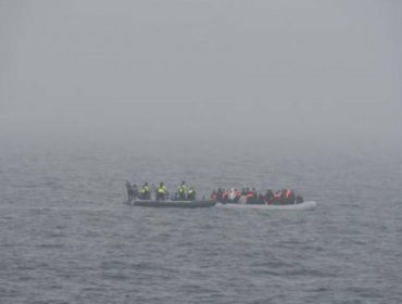 Al menos 13 migrantes muertos y 50 rescatados en naufragio en la costa de Francia: Trataban de cruzar el Canal de la Mancha