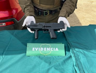 Intenso operativo policial tras robo en Valparaíso termina con delincuente detenido y la incautación de una subametralladora Uzi