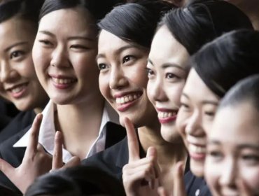 «Womenomics»: Qué efectos ha tenido en Japón el esfuerzo por aumentar la presencia de mujeres en la economía