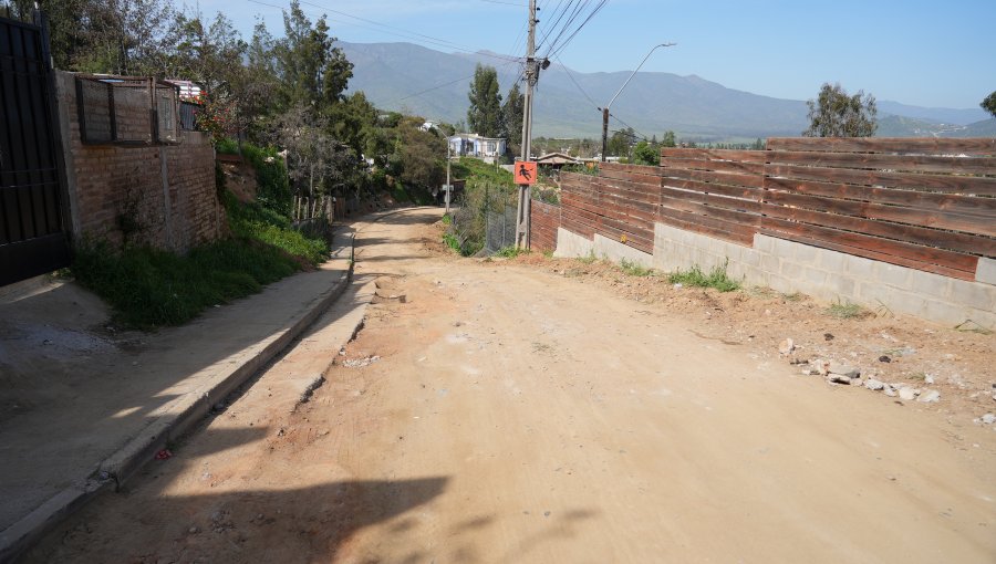 Dan inicio a las esperadas obras de pavimentación de calle El Progreso en Olmué