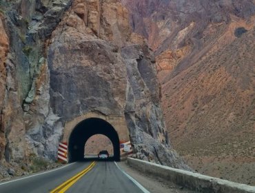 Camión desbarrancó y luego se incendió en Ruta Internacional que une Mendoza con Los Andes