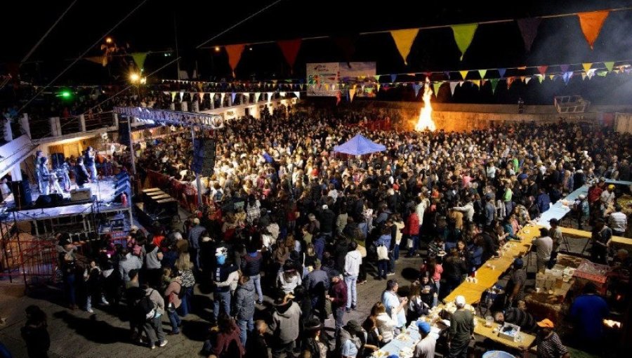 Merluza frita, vino y música en vivo: lo que ofrece la “Fogata del Pescador” para Fiestas Patrias