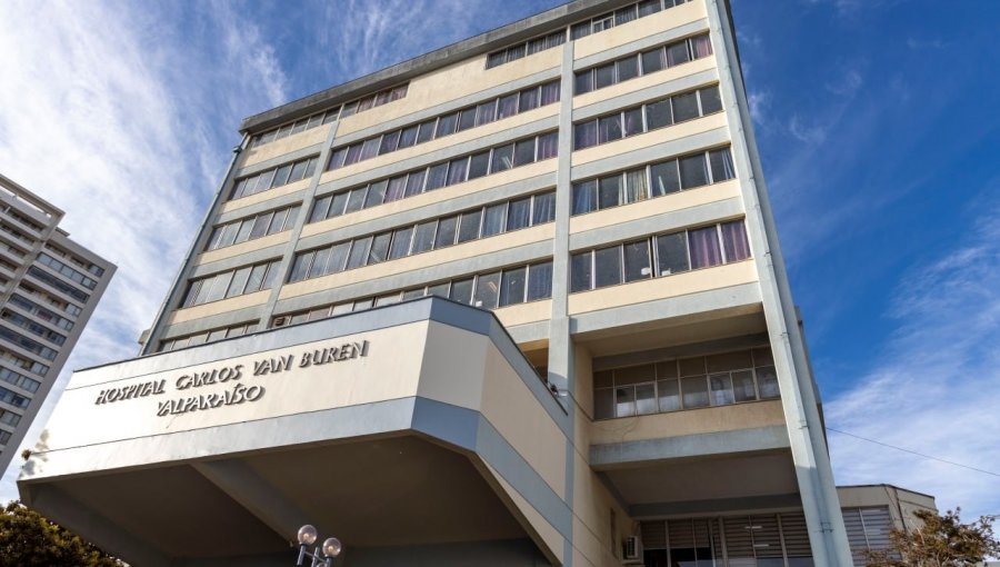 Alcalde Sharp emplaza al Gobierno a destinar recursos para enfrentar crisis presupuestaria en el Hospital Van Buren de Valparaíso