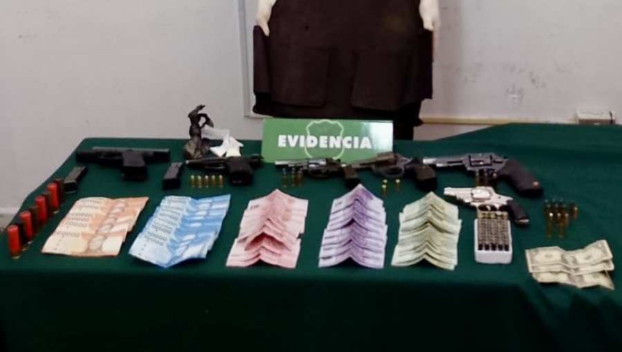 Denuncia por disparos y daños en casa de Valparaíso permite detener a tres sujetos: portaban armas y hasta un chaleco antibalas