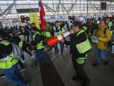 Nuevo Pudahuel afirma que aeropuerto está funcionando con normalidad pese a la paralización de actividades de los trabajadores