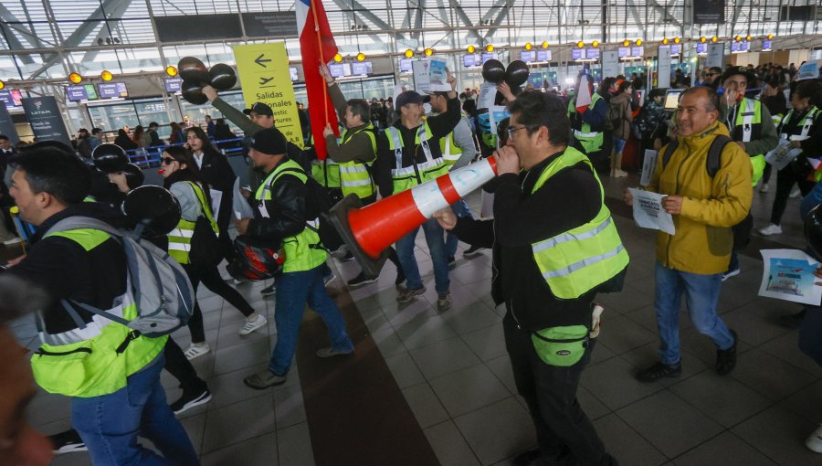 Nuevo Pudahuel afirma que aeropuerto está funcionando con normalidad pese a la paralización de actividades de los trabajadores