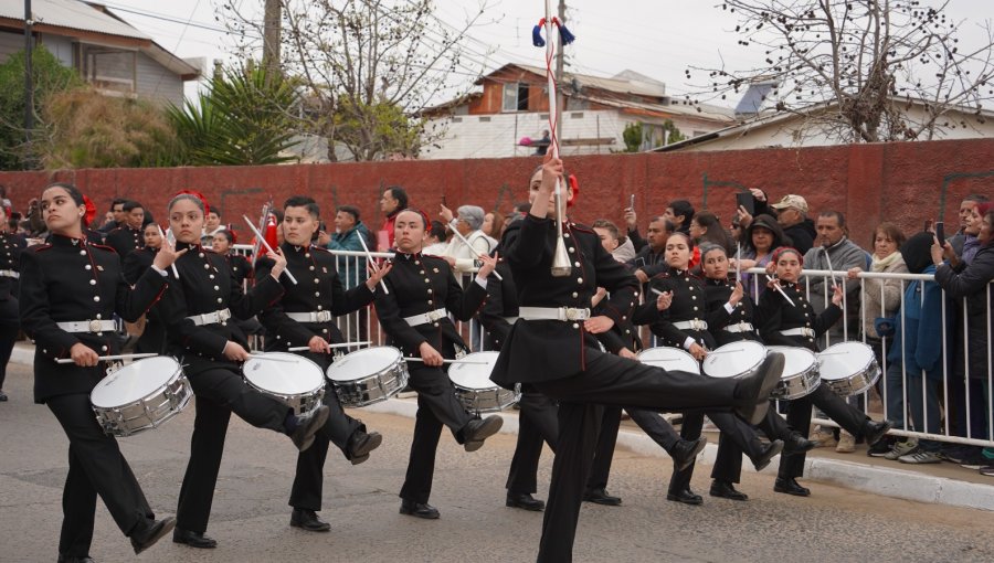 Miles de personas presenciaron el tradicional desfile escolar de Fiestas Patrias en Villa Alemana