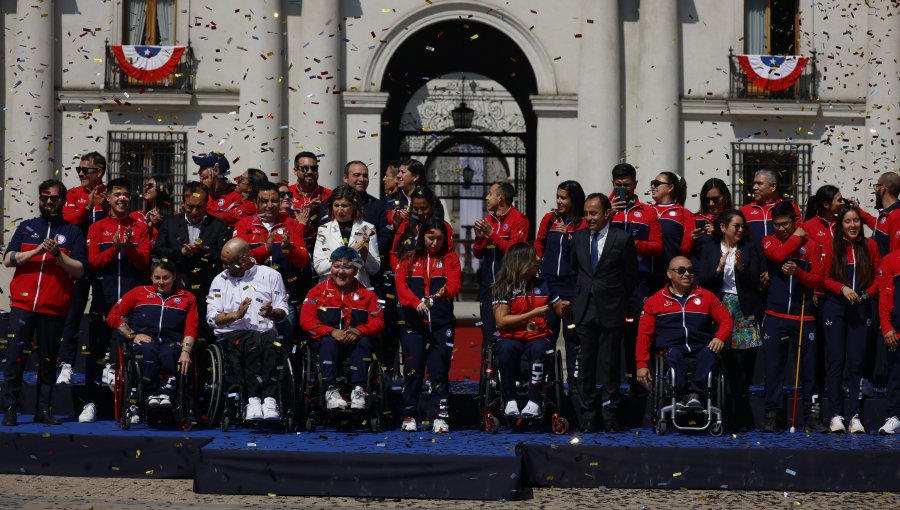 Presidente Boric recibió al Team ParaChile en La Moneda: "Son un ejemplo para el país entero"