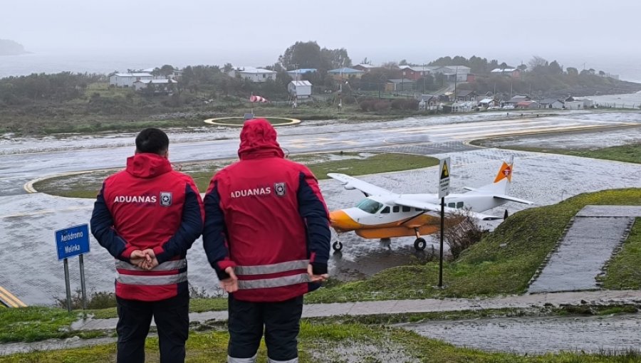 Operativo policial en Aeródromo de Melinka terminó con 5 pasajeros de “vuelo privado” detenidos por llevar drogas