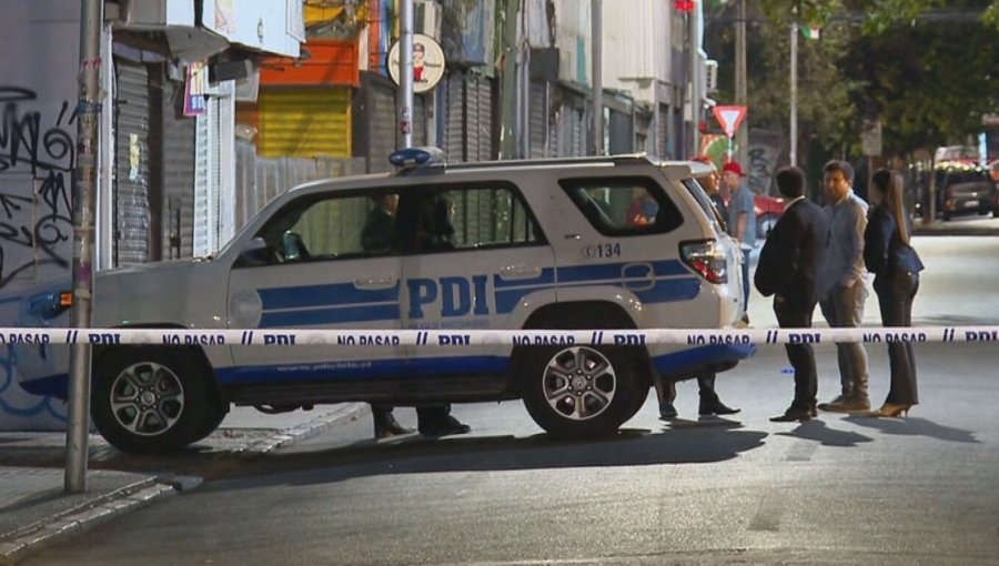 Grave permanece hombre que fue baleado tras intentar ayudar a matrimonio que estaba siendo asaltado en Quilicura