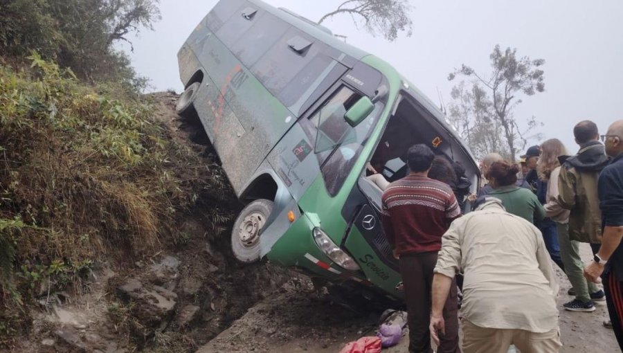 Turistas chilenos entre los heridos tras desbarrancamiento de bus en Machu Picchu