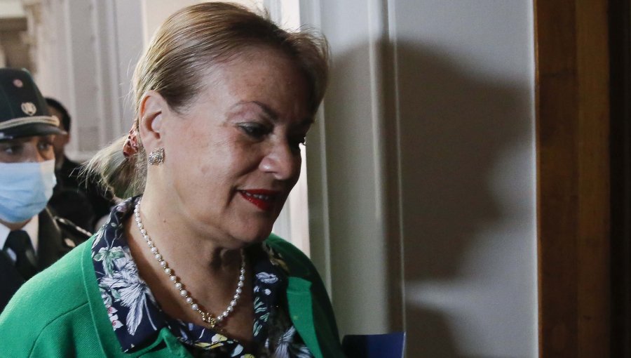 Allanan residencia de ministra Vivanco por caso Audio: Se incautaron dos teléfonos móviles, un computador y cinco pendrives