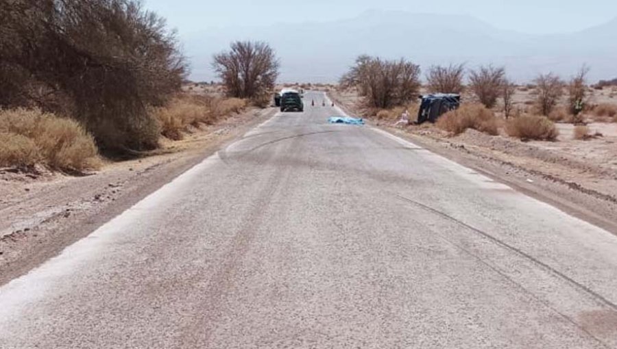 Un muerto y seis heridos dejó el volcamiento de una camioneta en San Pedro de Atacama