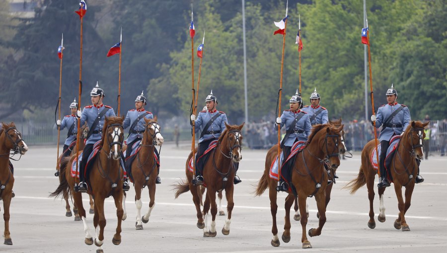 Casi 8 mil efectivos darán vida a la Parada Militar en la elipse del Parque O'Higgins