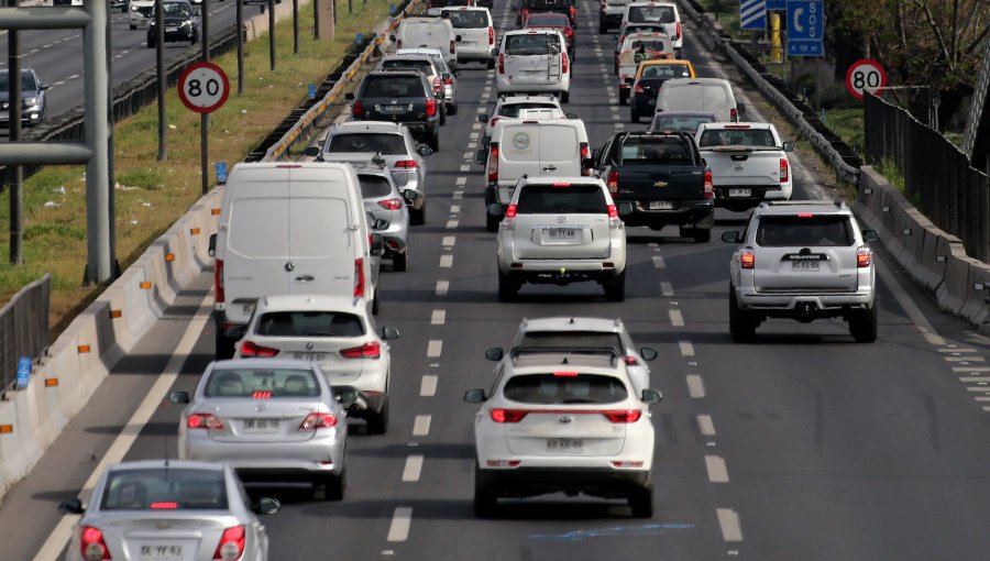 Se espera el retorno de 420 mil vehículos a Santiago este fin de semana