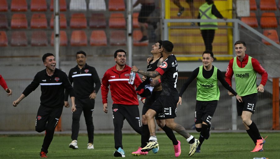 Ñublense logró una victoria en la agonía ante Cobreloa que se mantiene en zona de descenso