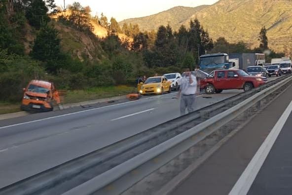 Conductor falleció tras chocar con vehículo que se encontraba en panne en la ruta 68 en Casablanca