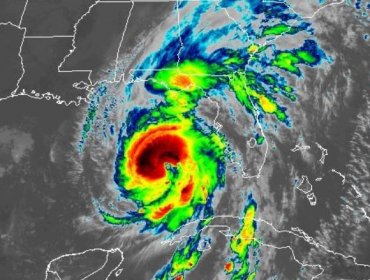 Helene se acerca como huracán de categoría 4 a la costa de Florida donde tocará tierra con con vientos y marejadas "catastróficos"