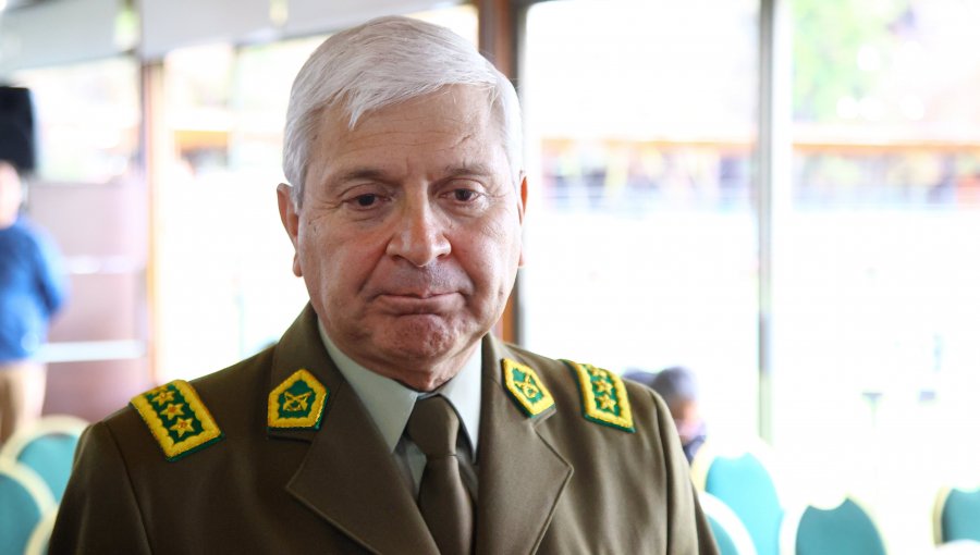 Ricardo Yáñez presentó su renuncia al cargo de general director de Carabineros ante inminente formalización