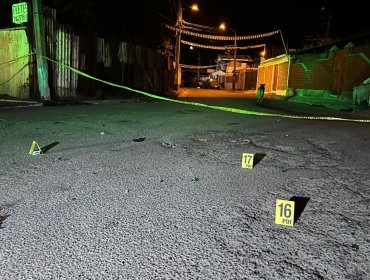 Homicidio en Quillota: Hombre es encontrado muerto en plena calle con heridas corto punzantes y de bala