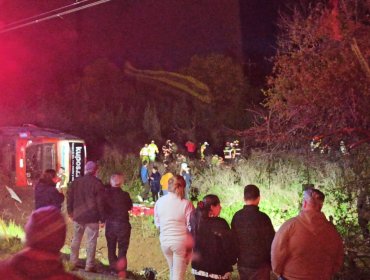 Pullman Bus vuelca en plena Ruta 5 Sur dejando al menos 20 heridos a la altura de Ñiquén