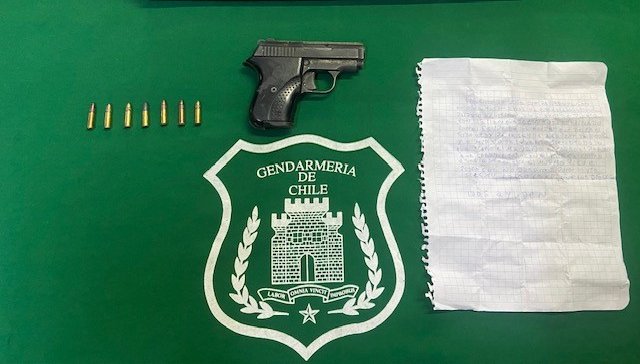 Gendarmería incauta pistola y municiones lanzadas vía «pelotazo» a cárcel de Los Andes