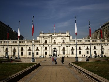 Diputados RN solicitan auditar denuncias de maltrato laboral en La Moneda tras fallecimiento de funcionario