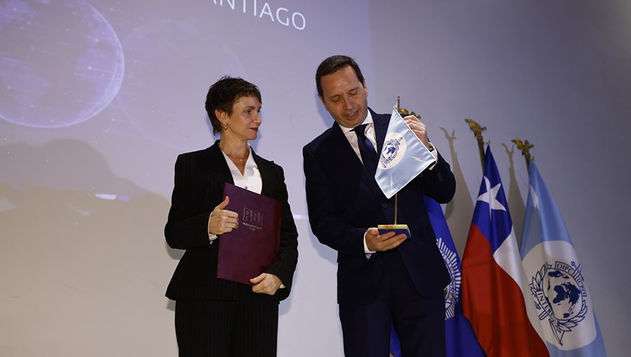 Conmemoración de 80 años de Chile como parte de la Interpol: Gobierno y PDI encabezaron ceremonia