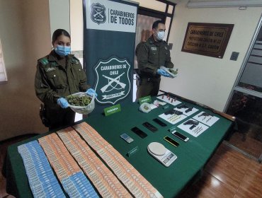 La Araucanía: Carabineros detiene a cinco sujetos e incauta 2 kilos de drogas y armas