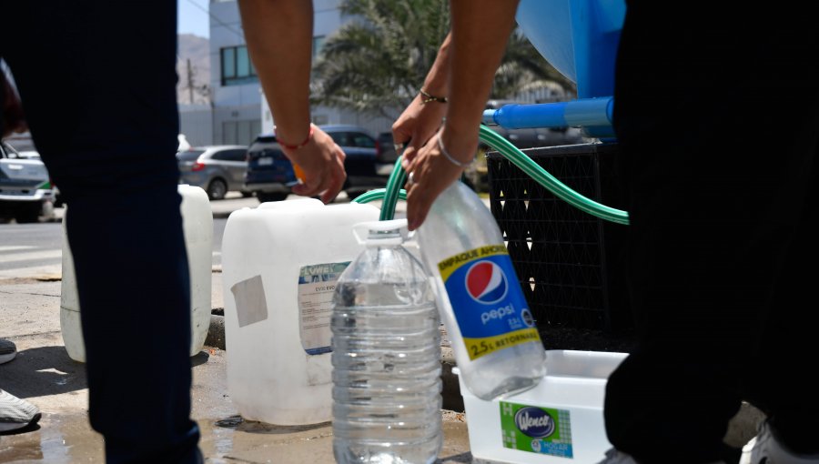 Anuncian cortes de agua para tres comunas de la Región Metropolitana durante octubre