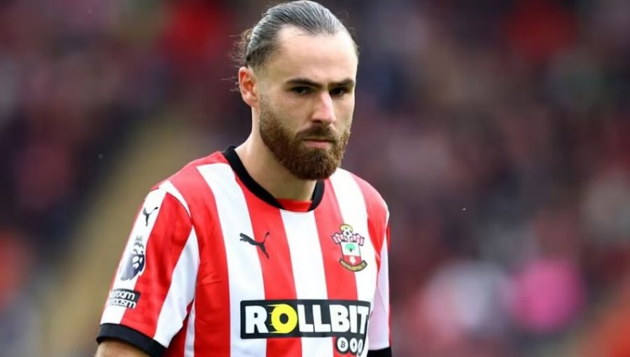 Histórico jugador del Southampton criticó a Ben Brereton: "No me ha mostrado nada"