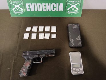 Conductor fue detenido tras ser sorprendido portando clorhidrato de cocaína y una pistola de fantasía en Quilpué