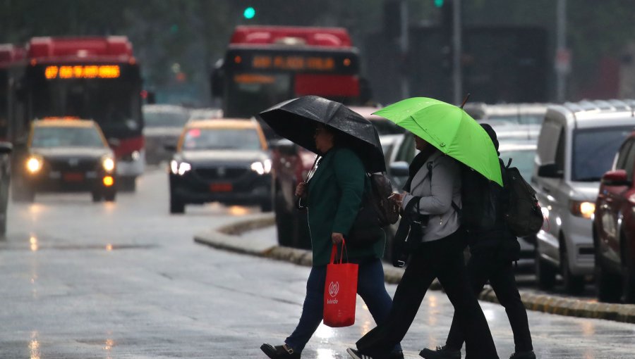 Vuelven las lluvias a la Región Metropolitana y a regiones del norte de país