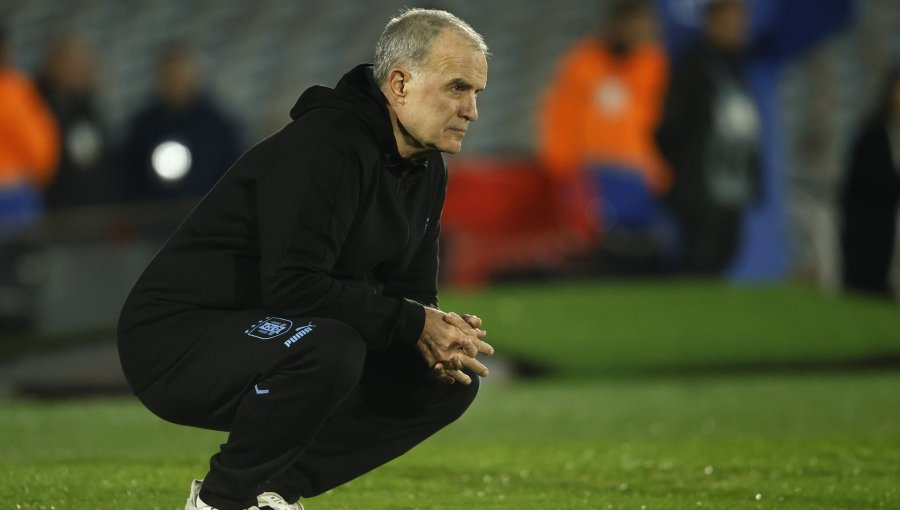 Marcelo Bielsa sorprende en Uruguay al convocar a juvenil de U. de Chile para las Clasificatorias