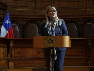 La suspendida ministra Ángela Vivanco pidió a la fiscalía que cite a declarar a Luis Hermosilla